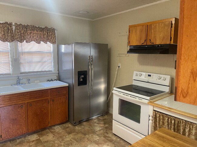 Foto del edificio - 380 Hogan's Creek Rd