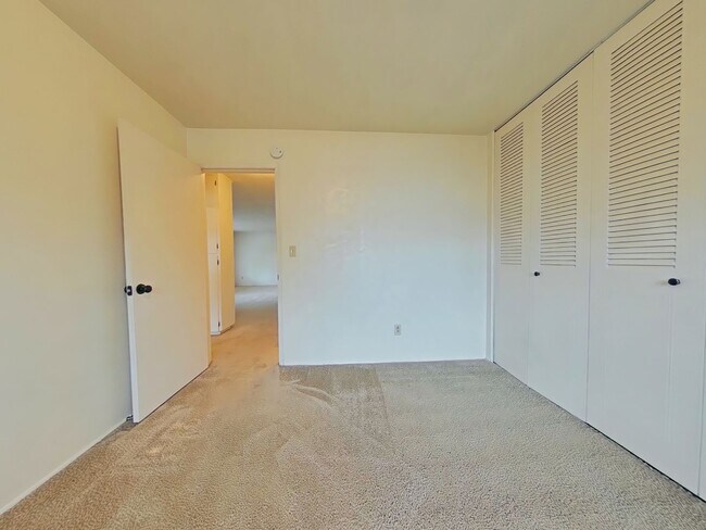 Foto del edificio - 2 Bedroom Apartment ~ Close to Campus ~ Ca...