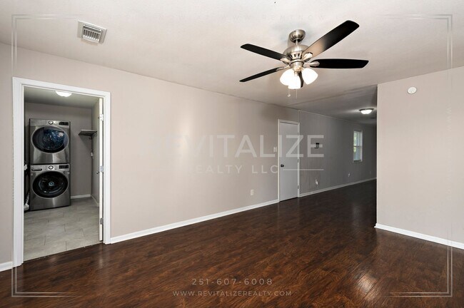 Foto del edificio - Beautifully Updated 4-Bedroom Home in West Mobile!