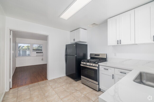 2 habitaciones, 1 baño - 800 pies cuadrados - Cocina - 3929 Sawtelle Blvd