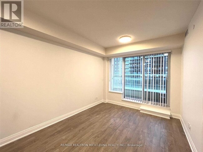 Building Photo - 18 Uptown Dr