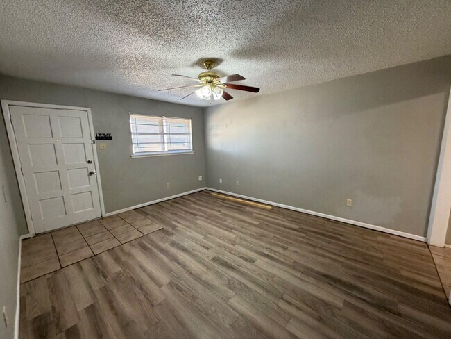 Building Photo - 7206 Avenue W