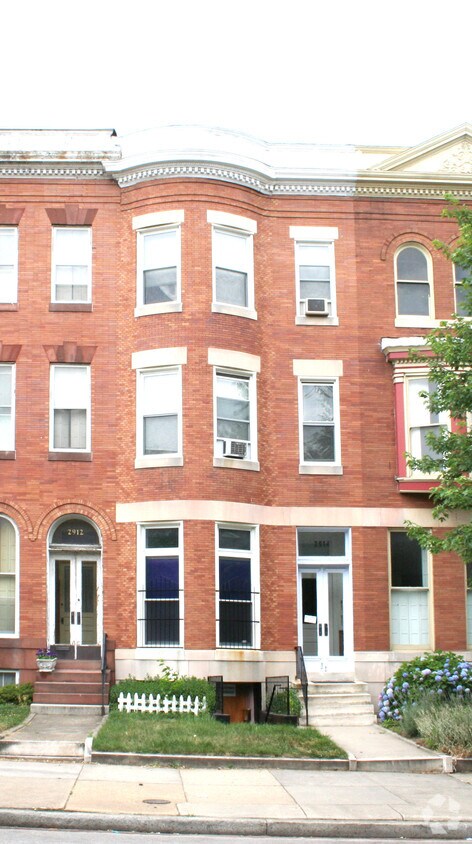 Building Photo - 2914 Saint Paul Pl