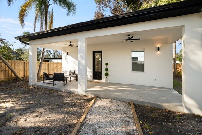 Foto del edificio - Beautiful New constriction Near Madera Beach