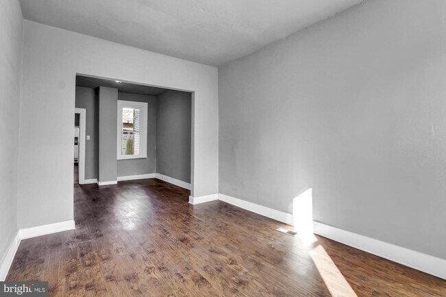 Building Photo - Spacious 4 Bedroom in York City - Coming Soon