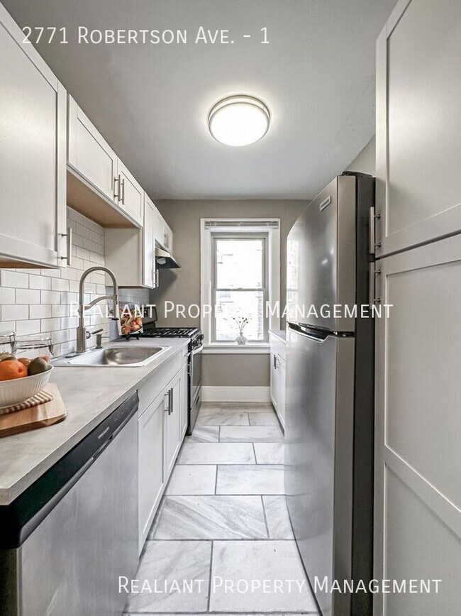 2771 Robertson Ave Unit 1, Cincinnati, OH 45209 Room for Rent in