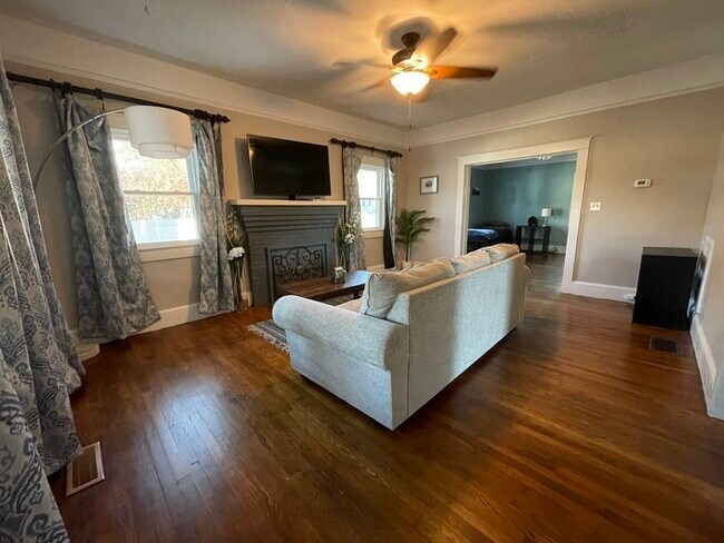 Foto del edificio - 604 Pearl Ave