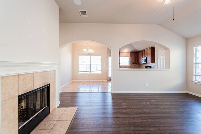 Foto del edificio - 4505 Hees Ct