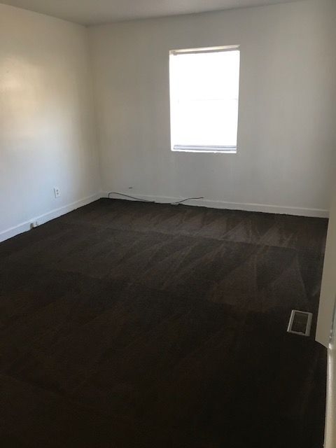Building Photo - Available Now Cozy Two Bedroom Duplex