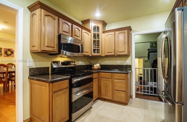 Building Photo - 1237 Aduana Ave