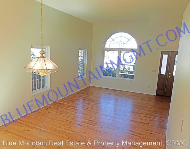 Building Photo - 6 br, 4 bath House - 8850 Edgefield Drive