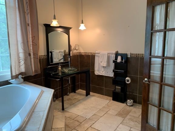 Master Bathroom - 1834 Gilson St