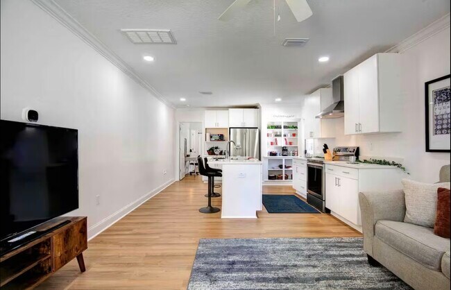 Foto del edificio - 5804 N Miami Pl