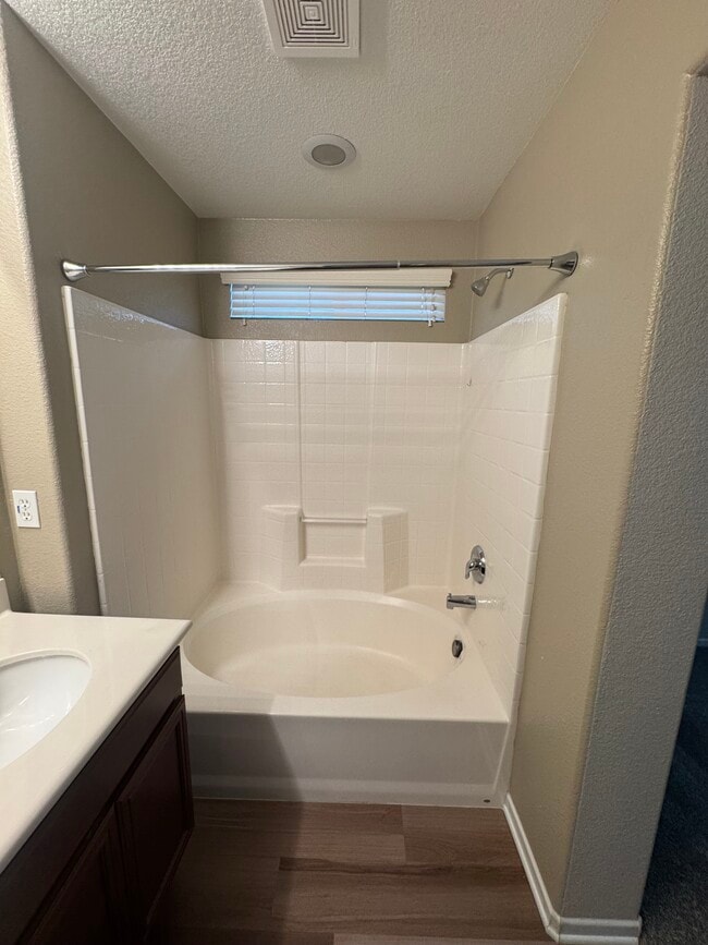 Building Photo - 642 W Brewer Rd