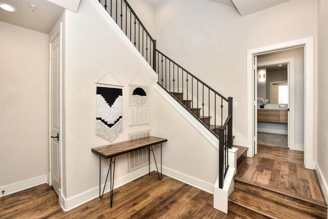 Foto del edificio - 1529 Barton Springs Rd