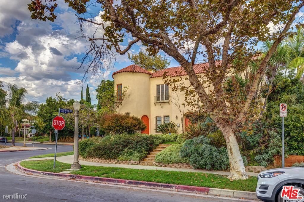 Primary Photo - 3 br, 2 bath Condo - 464 N Orange Dr