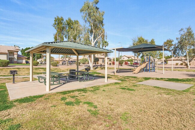 Foto del edificio - 288 S Jesse St