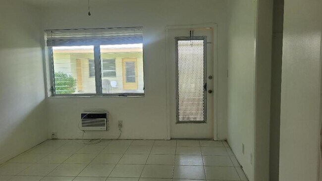 Foto del edificio - 742 SE 19th Ave