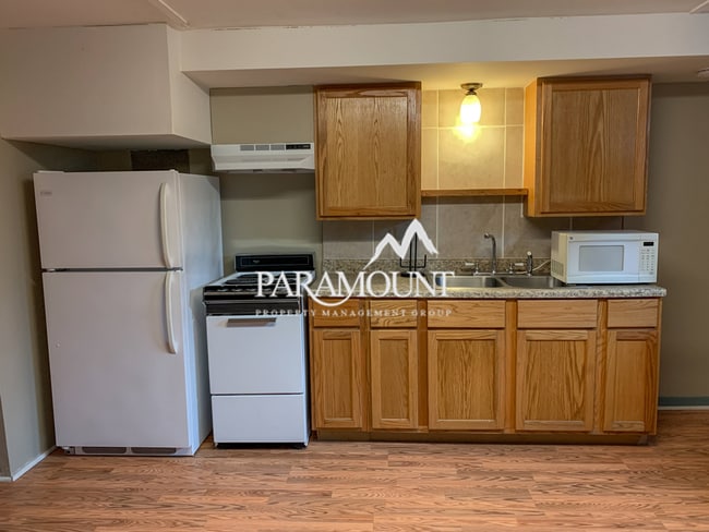 Building Photo - Lower Studio Unit with Garage & Office in ...