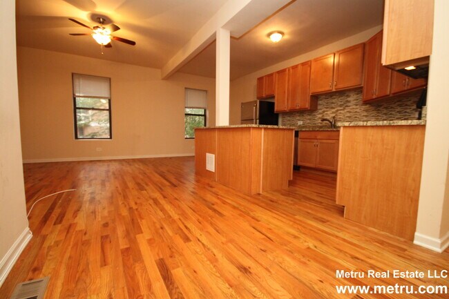 Building Photo - 3150 N Honore St
