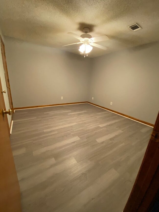 Building Photo - 140 Winding Way