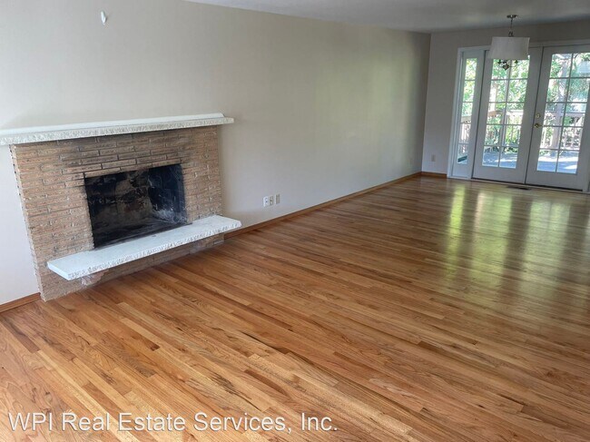 Foto del edificio - 6 br, 2.5 bath House - 111 154th Pl NE