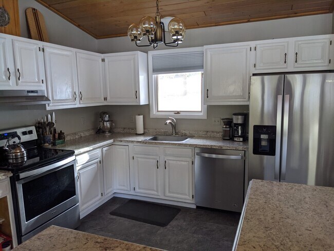 Building Photo - 40 Eaglehead Dr