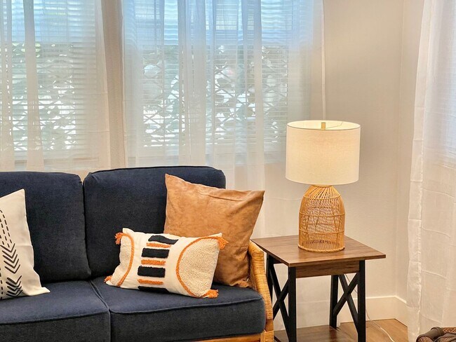 Building Photo - 3945S- The Sunset Lane Cottage | FURNISHED