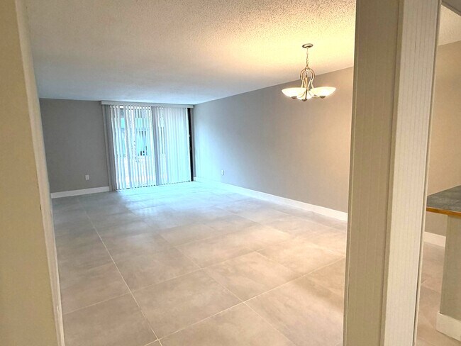 Foto del edificio - 701 SW 75th St