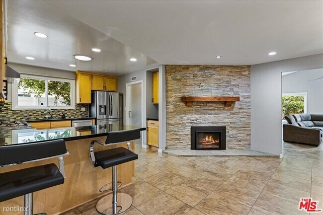 Foto del edificio - 4 br, 3 bath House - 6666A Neddy Ave