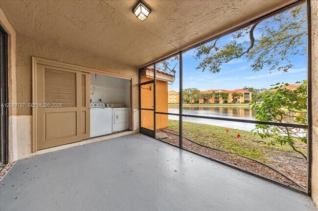 Foto del edificio - 3814 Coral Tree Cir