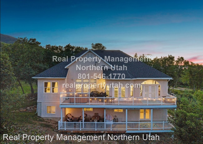 Building Photo - 7 br, 4.5 bath House - 3855 Nordic Valley Dr.