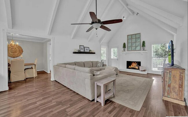 Building Photo - 3467 Chapel Ln