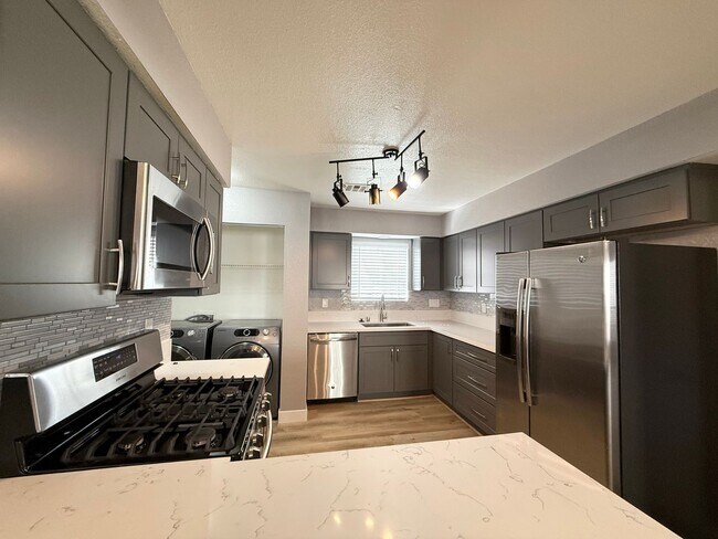 Foto del edificio - 4/BD 2.5/BA Stunning Home in Los Prados W/...