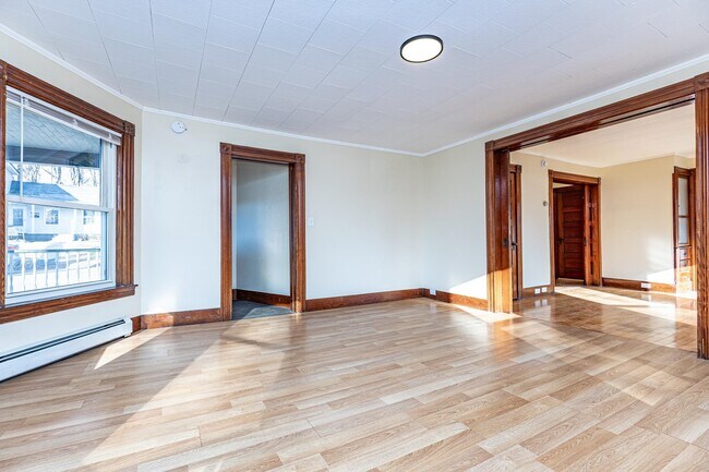 Building Photo - 59 W Broadway