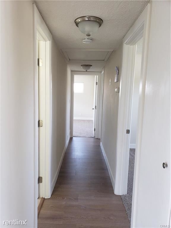 Building Photo - 3 br, 2 bath Apartment - 523 1/2 W Riggin St