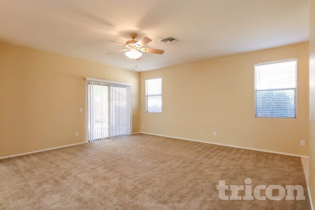 Foto del edificio - 12519 W Estero Ln