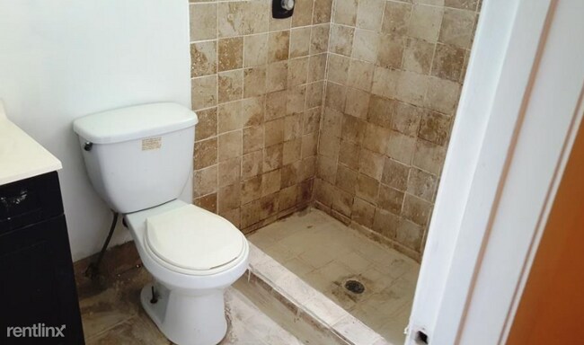 Building Photo - 3 br, 2 bath  - 4012 SW 68th Ln