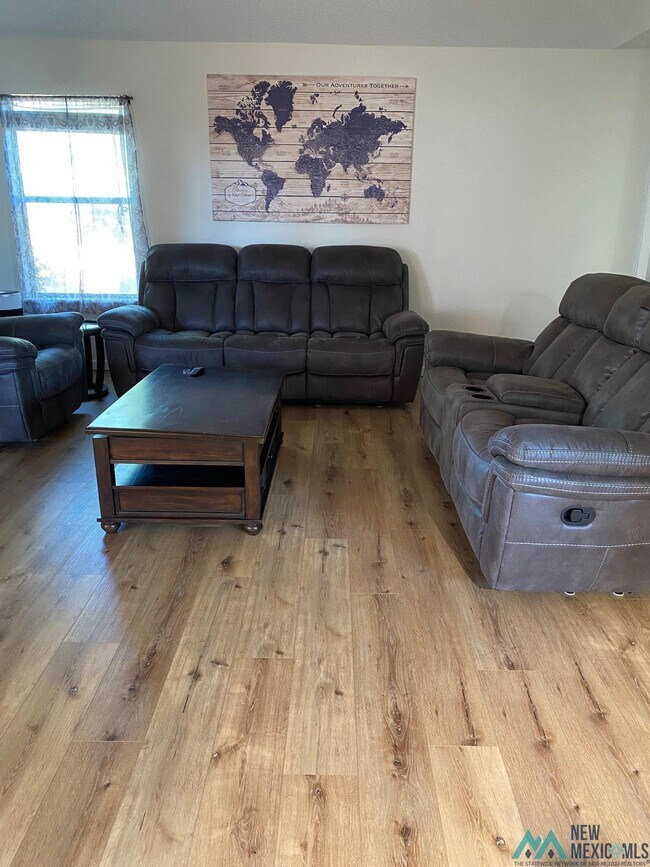 Foto del edificio - 2109 Country Meadows Dr