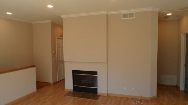 Foto del edificio - 8215 E White Oak Ridge