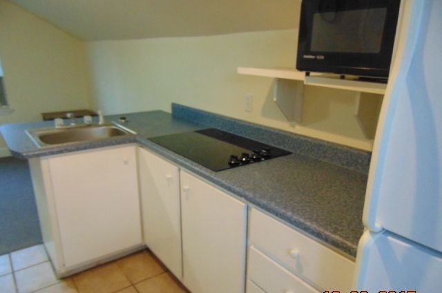 Building Photo - Studio Apartment