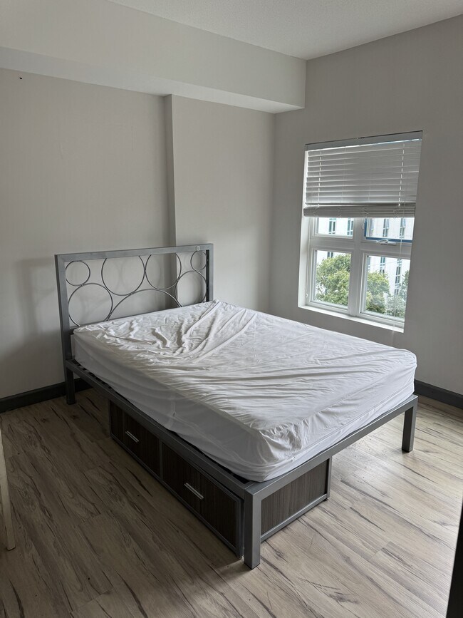 Photo du bâtiment - 258C-258C Sunview St