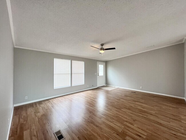 Building Photo - 150 Rayner Ct