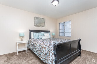 2BR, 1.5BA - 1,0002SF - Monaco Apartments