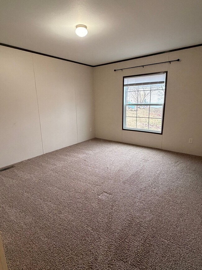 Foto del edificio - 180 Parker Lake Dr