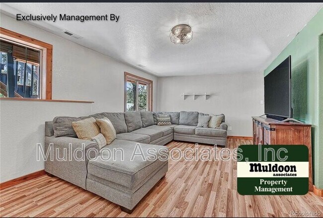 Foto del edificio - 143 Stonehenge Dr