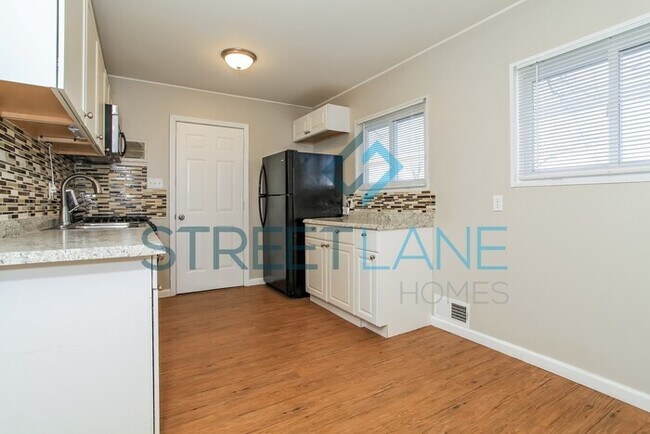 Foto del edificio - REDUCED!