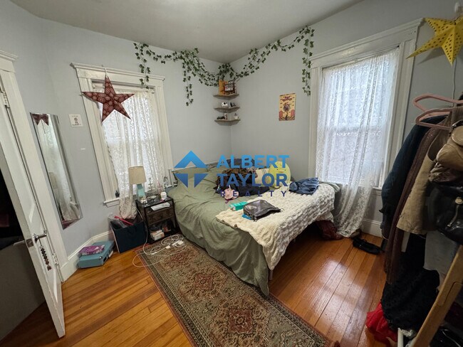 Foto del edificio - 25 Kelly Rd