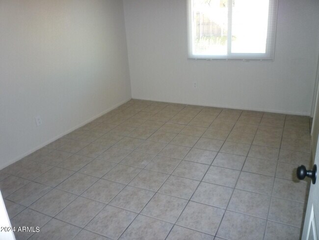Foto del edificio - 3416 W Thunderbird Rd