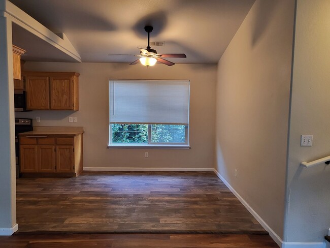 Foto del edificio - 3 bed 2 bath Home for Rent in Grants Pass